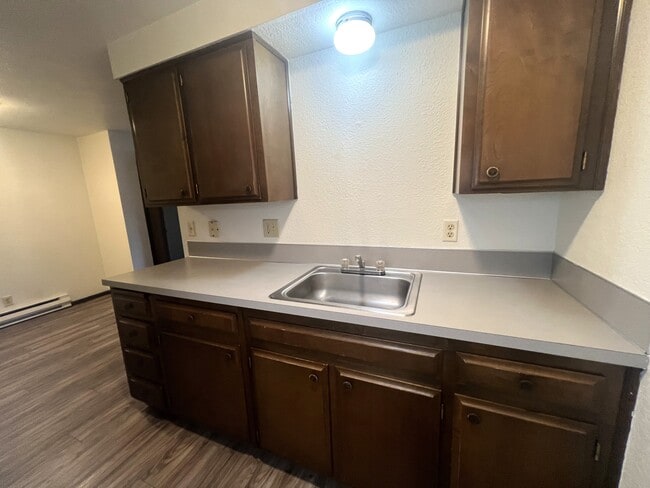 Building Photo - Anita Manor Apartments