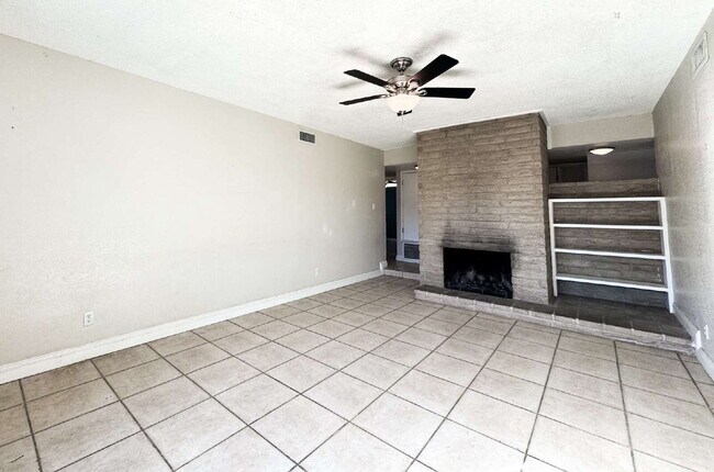 Building Photo - "Spacious 4-Bedroom, 2-Bathroom in Yuma!"