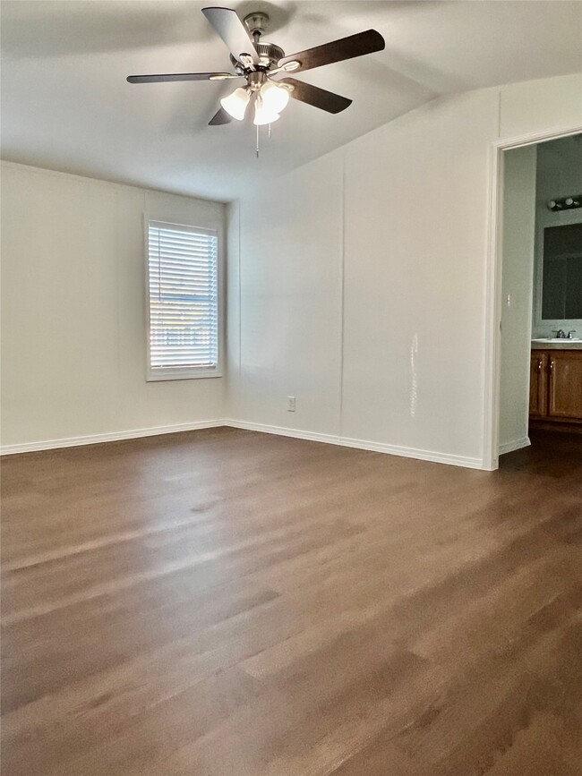 Building Photo - 24413 Tree Ln