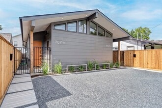 Building Photo - 907 Kern St