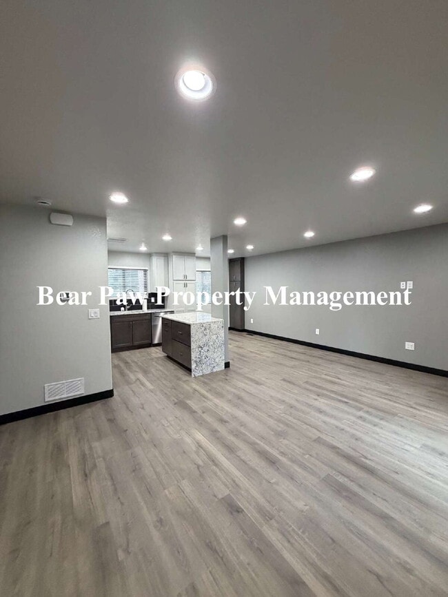 Building Photo - Spacious 2-Bed, 2-Bath Condo Retreat in Evergreen, CO!"