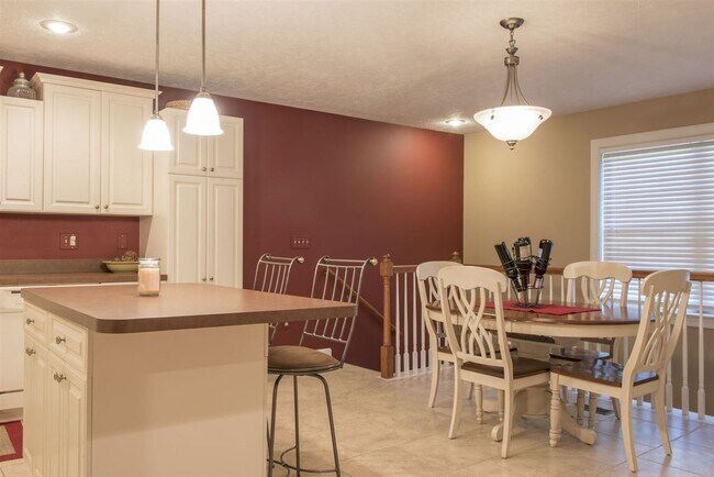 Building Photo - 2021 Buttonwood Ct