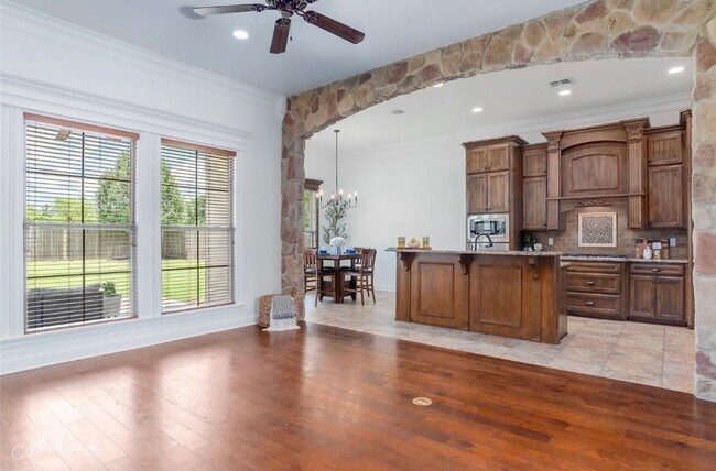 Foto del edificio - Must See! Welcoming Home In Turtle Creek S...