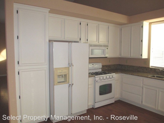 Building Photo - 4 br, 3 bath House - 6420 Emerald Drive