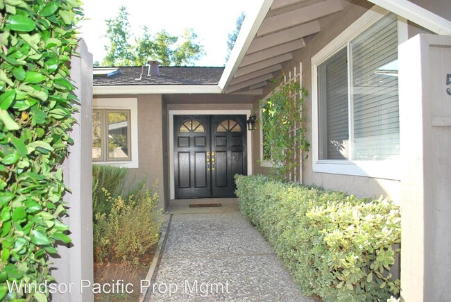 Building Photo - 4 br, 2 bath House - 575 Old Orchard Drive