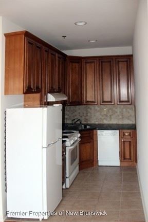 Building Photo - Studio, 1 bath Apartment - 76 Louis Street