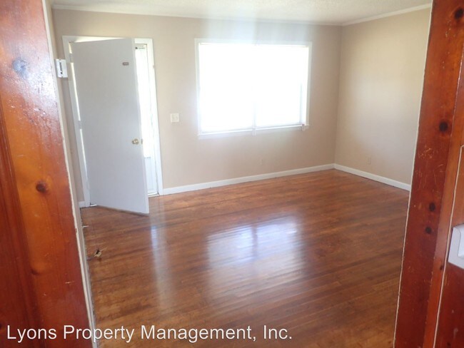 Building Photo - 3 br, 1 bath House - 609 SMITH AVE