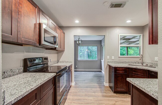 Building Photo - 2554 River Ridge