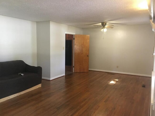 Foto del edificio - 3501 Alta Vista Dr