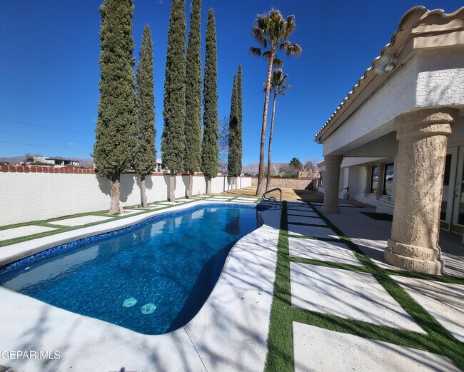 Foto del edificio - 601 Willow Glen Dr