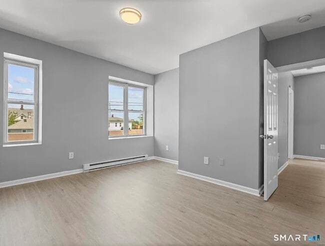 Building Photo - 31 Whittier St