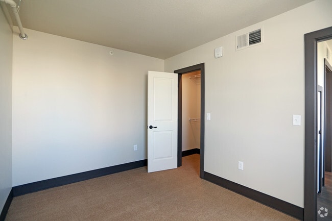 1BR, BA - 620 SF - Tammen Hall Senior Living 62+ Income Restrict