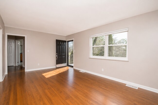 Foto del edificio - 3253 Buffat Mill Rd
