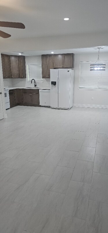 Foto del edificio - 242 E 17th St