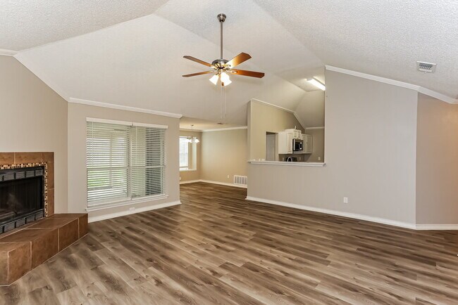 Foto del edificio - 4979 Garden Grove Ct