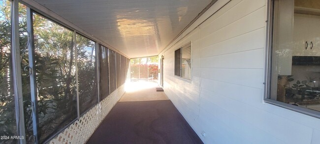 Building Photo - 120 N Val Vista Dr