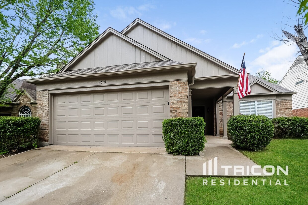 Foto principal - 2601 Country Creek Ln