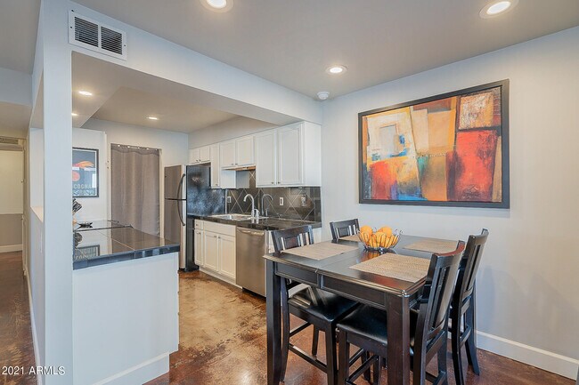 Building Photo - 7321 E Northland Dr