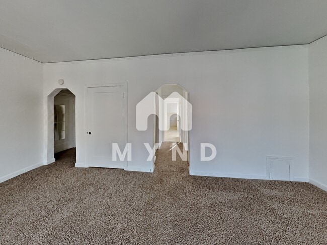 Foto del edificio - 840 York St Apt 12