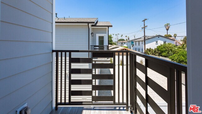 Foto del edificio - 3946 S Budlong Ave