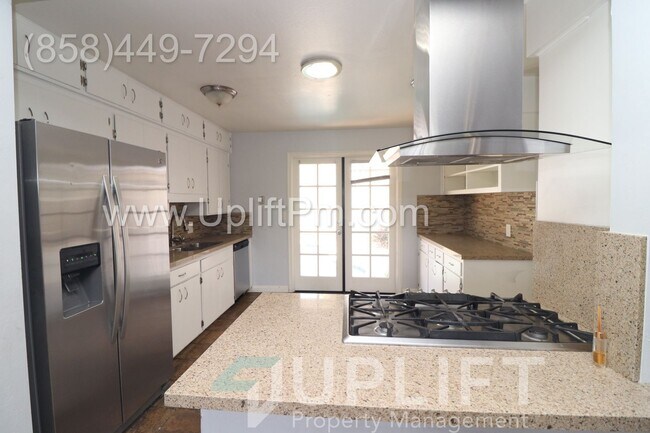 Building Photo - Casita Way (4025)