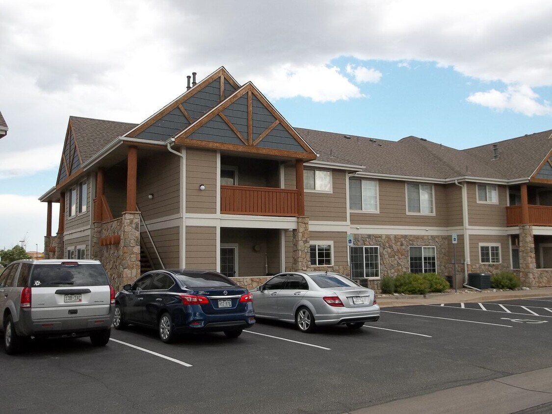 Foto principal - Charming 2 Bed / 2 Bath Condo in Windsor