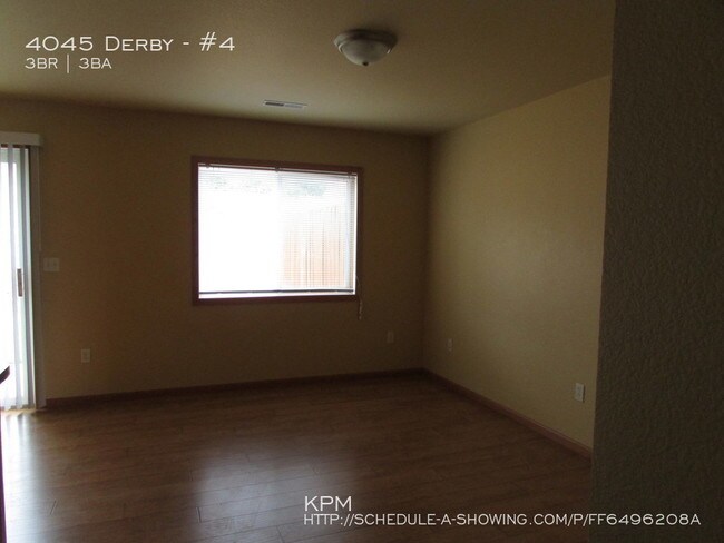 Foto del edificio - 4045 Derby Ln