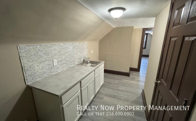 Foto del edificio - 1637 Coventry Rd