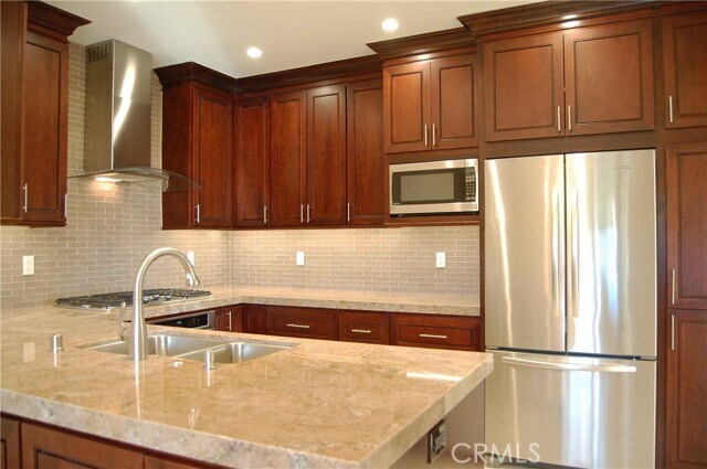 Building Photo - 2 Hilltop Cir