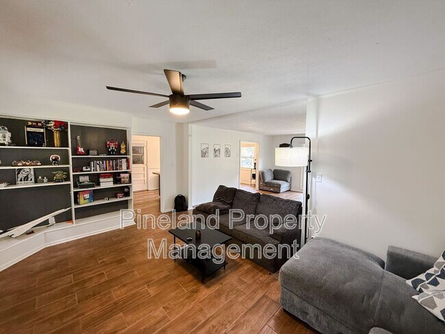 Foto del edificio - 216 Haverhill Dr
