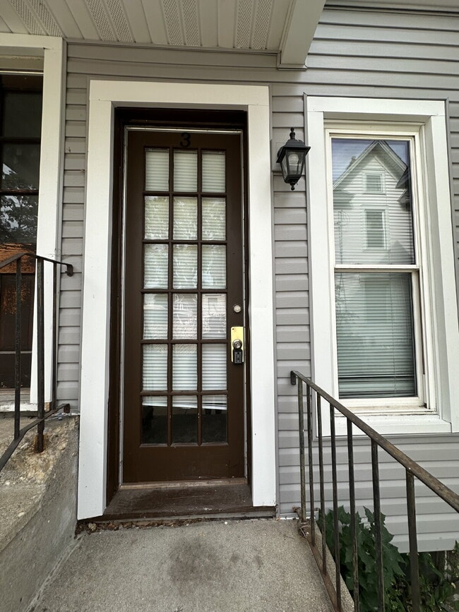 Building Photo - 747 Parker Ave