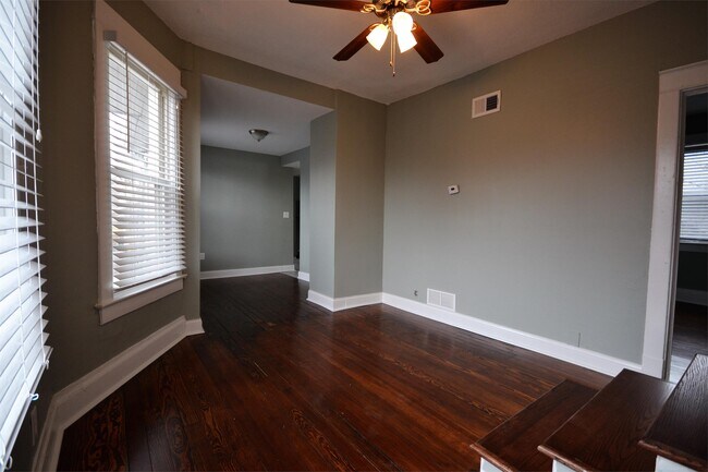 Building Photo - 4416 Terrace St