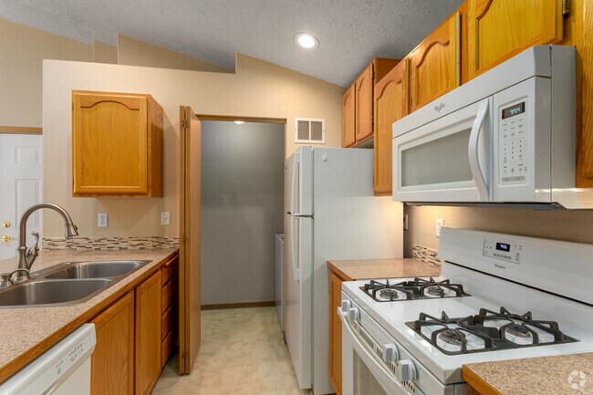 1HAB, 1BA - 719SF ft² - Pasadena Ridge Golf Course Apartments