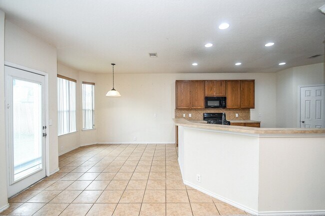 Foto del edificio - 3015 Darby Brook Dr