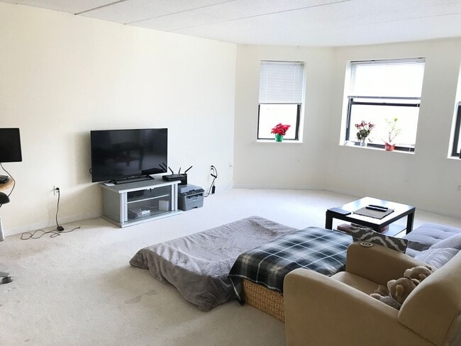 Spacious Brighton 2-bed with Heat/Hot Water and Parking Incl! - Spacious Brighton 2-bed with Heat/Hot Water and Parking Incl! Apartment