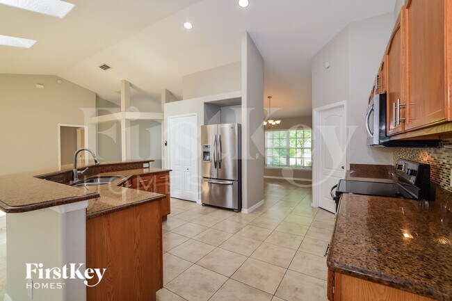 Foto del edificio - 13219 Lakewind Dr