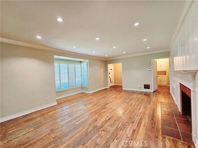 Foto del edificio - 743 Kerns Ave
