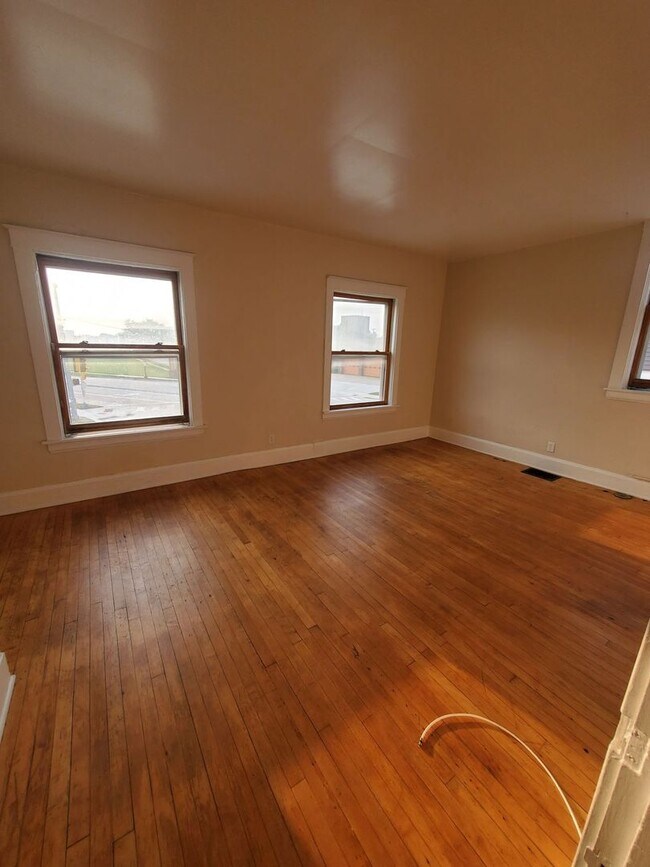 Foto del edificio - 6306-6308 22nd Ave.