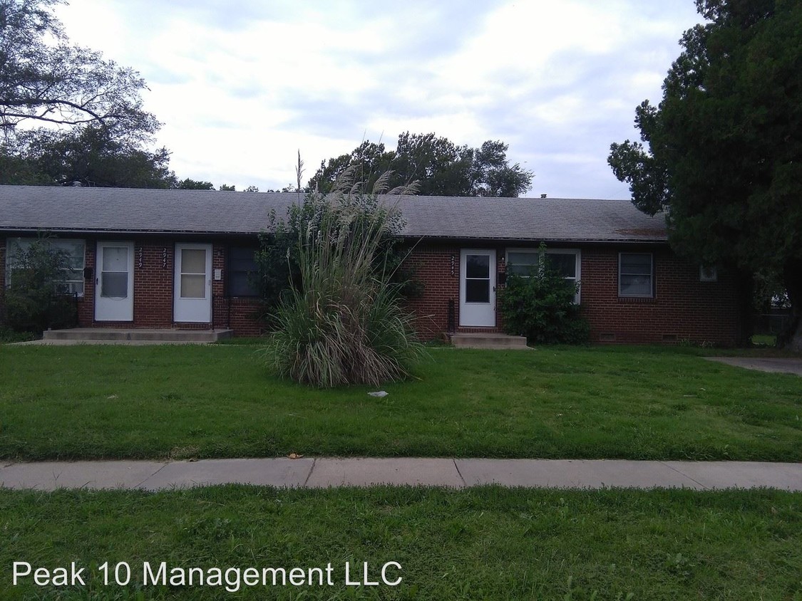 Primary Photo - 2 br, 1 bath Apartment - 2945 S Hydraulic