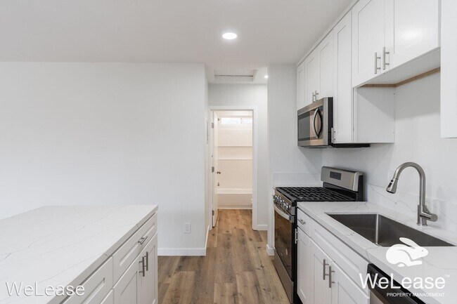 Building Photo - 3 br, 1 bath House - 217 Holly Street