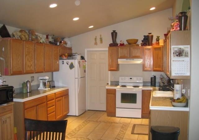 Building Photo - 2829 Acacia Ave