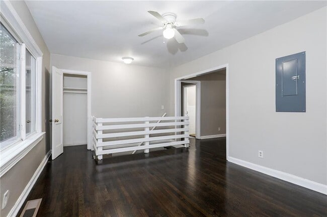 Foto del edificio - 1123 Graymont Dr SW