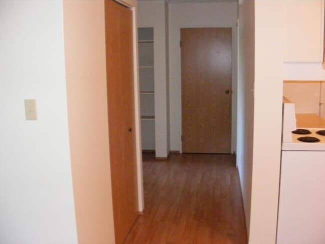 Building Photo - Parkside Manor