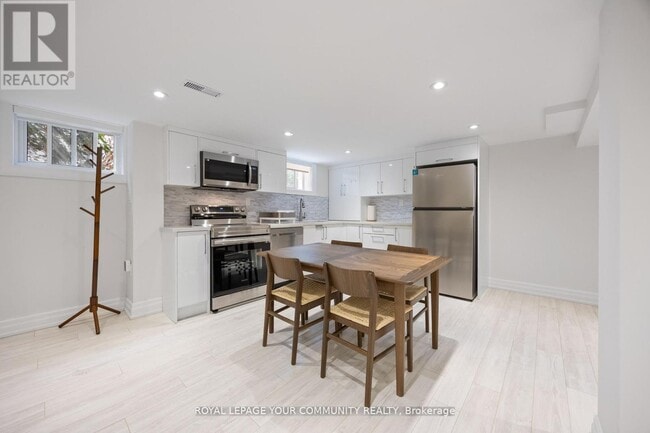 Building Photo - 71 Centre Ave