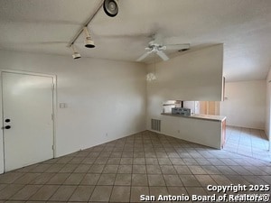 Foto del edificio - 9819 Valley Villa