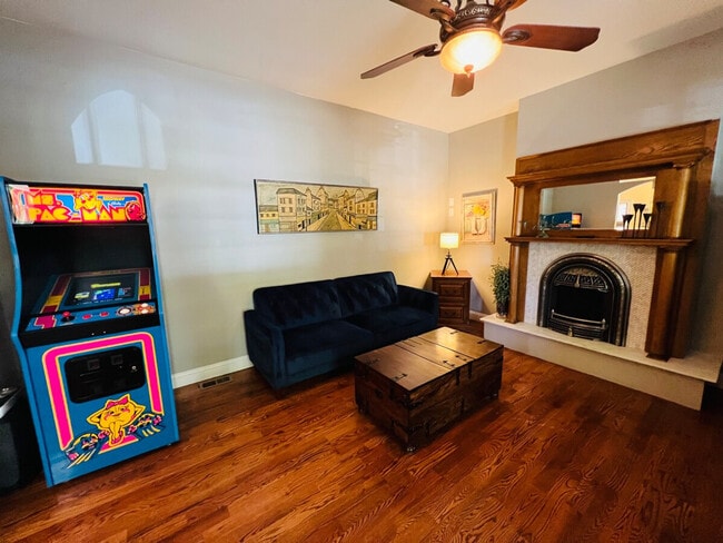 Building Photo - 3209 W Fairview Pl