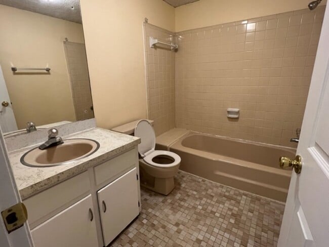 Building Photo - 36 Holman Ave