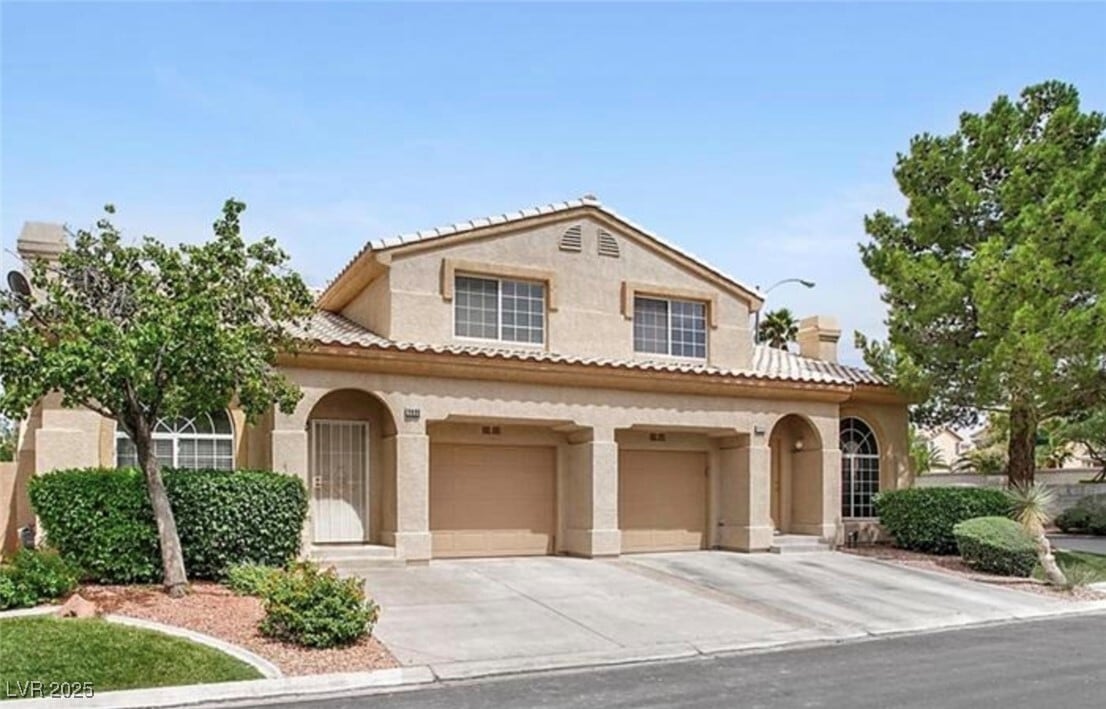 Foto principal - 9688 Gunsmith Dr