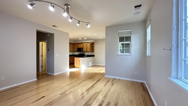 Building Photo - 572 Almaden Walk Loop