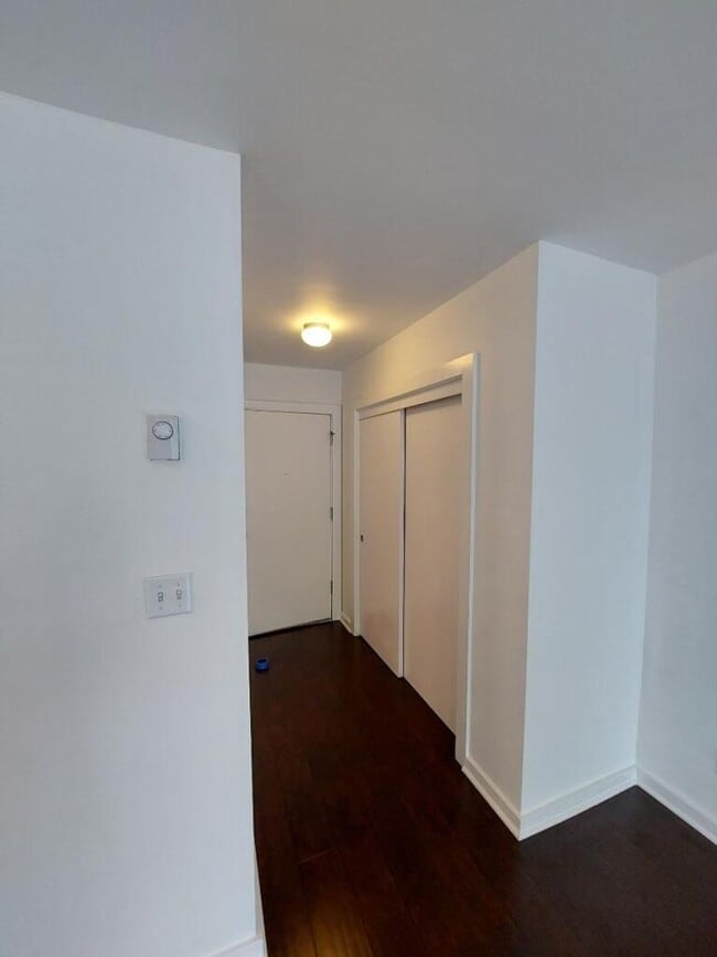 Interior Photo - Wilshire Embassy Apartments